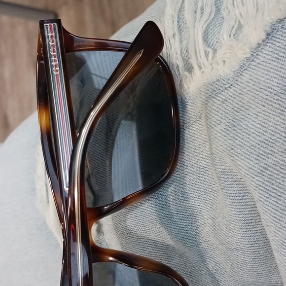 Brand new gucci shades - Picture 4 of 5